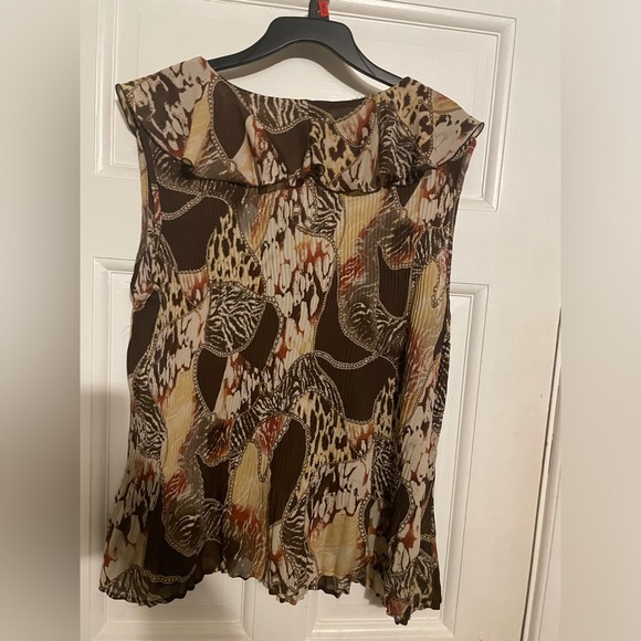 Textured Ruffled jacquard blouse - Picture 4 of 4